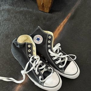 Converse never used, I bought the wrong size.